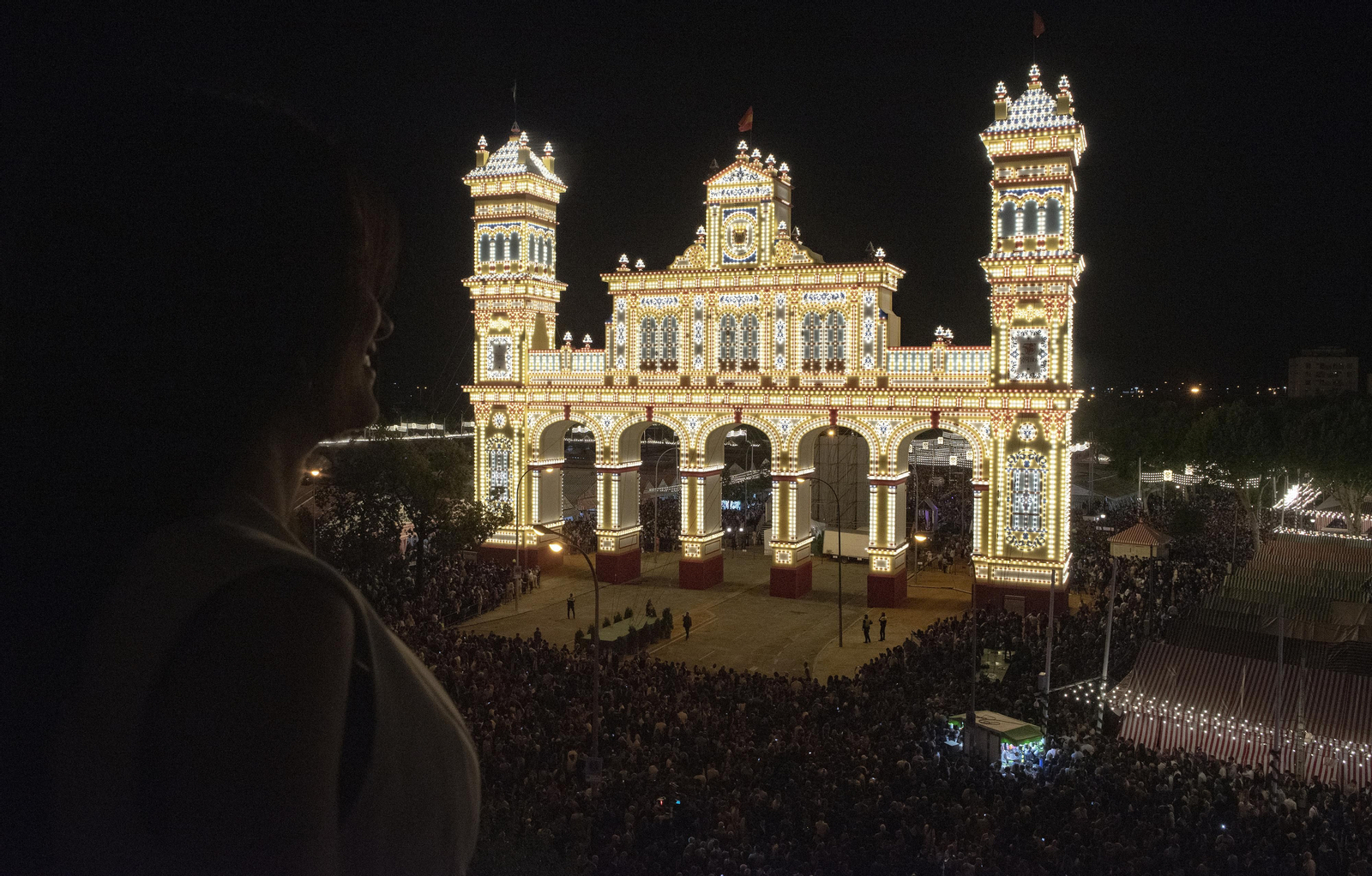 El encendido del Alumbrado de la Feria de Abril de Sevilla 2023, en imágenes