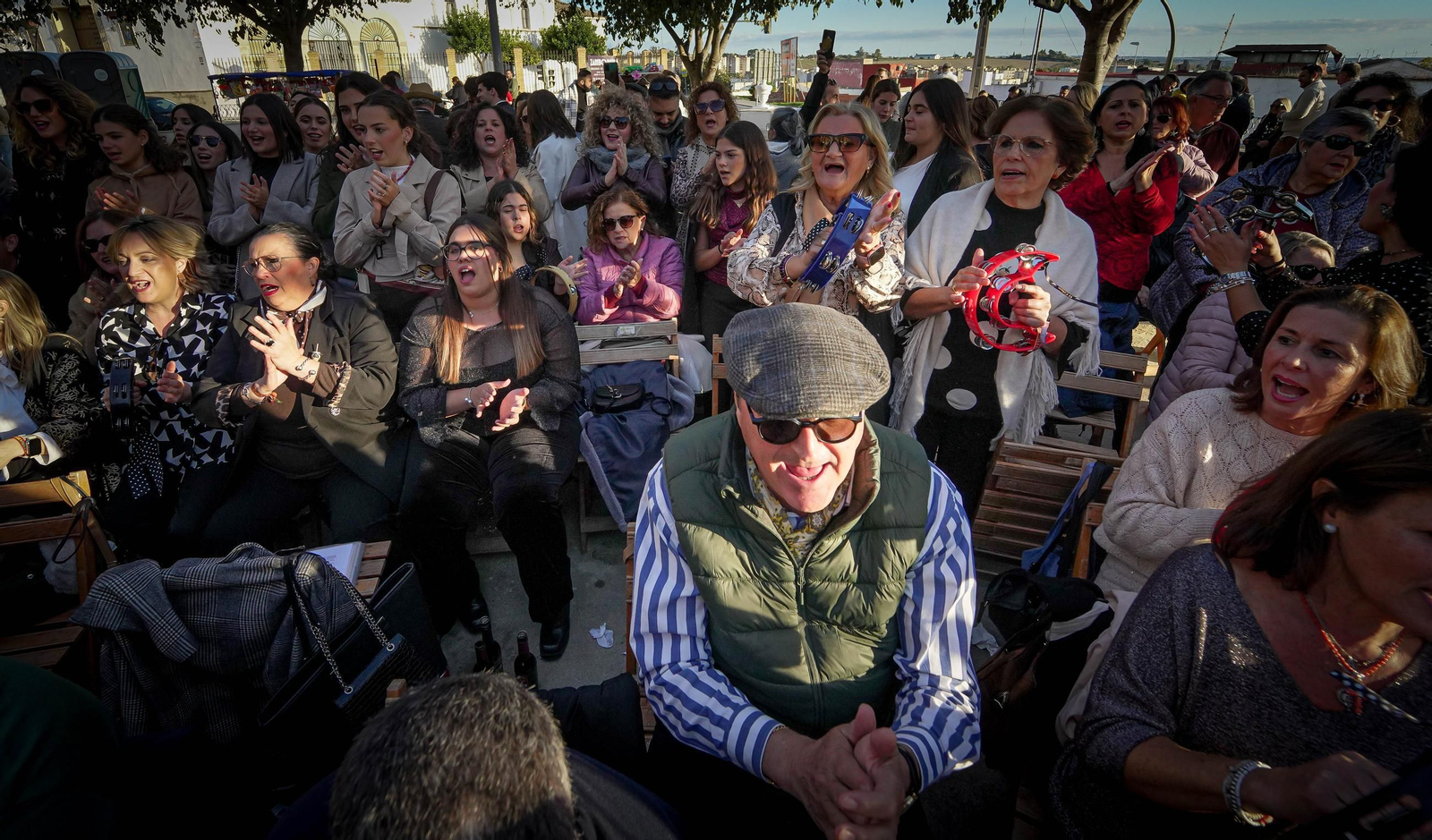 Imágenes del gran ambiente el primer día de zambombas en Jerez
