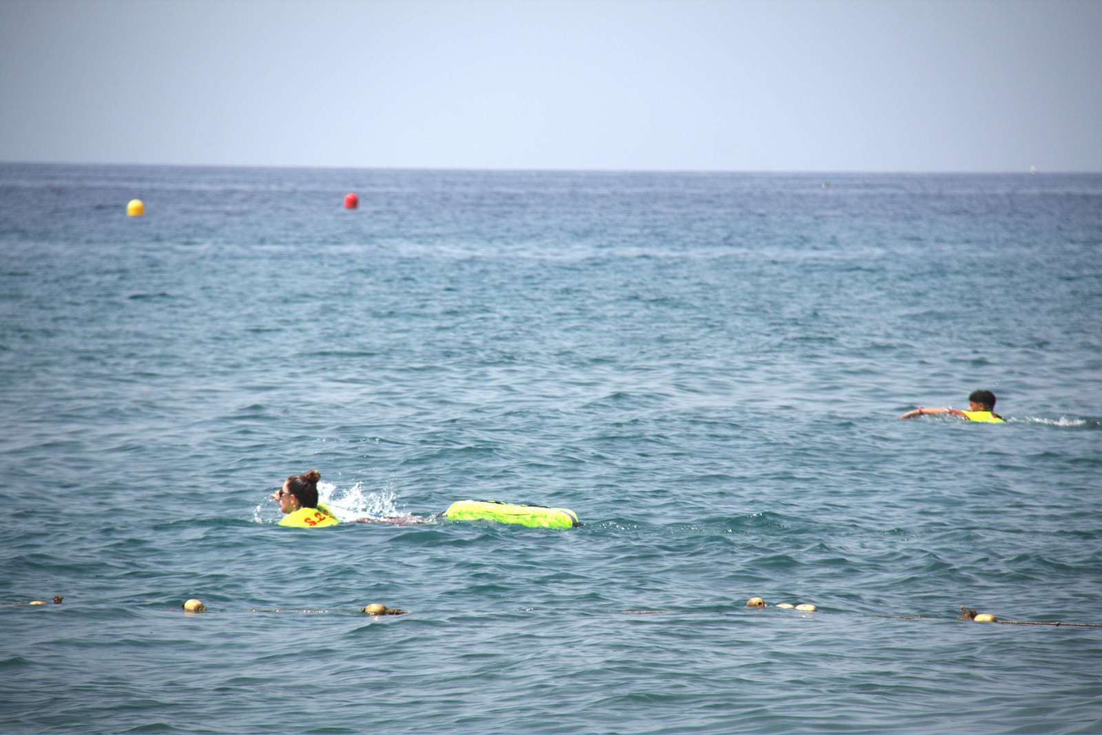 Así ha sido el simulacro para medir el tiempo de respuesta en las playas de Motril