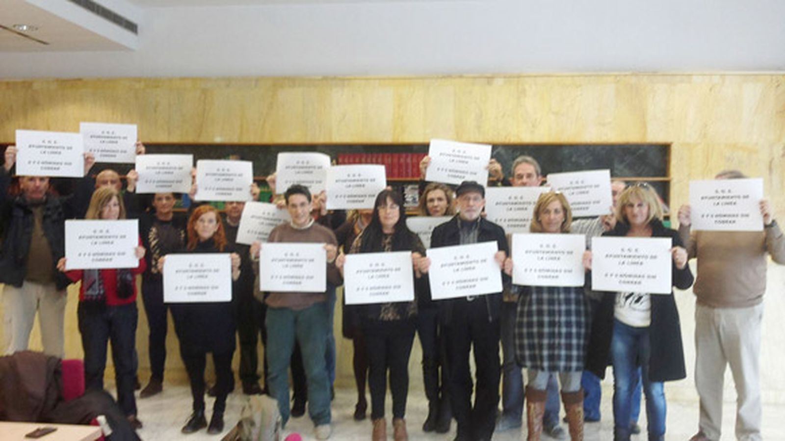 Desalojan a los delegados de UGT encerrados en una sede de la Junta