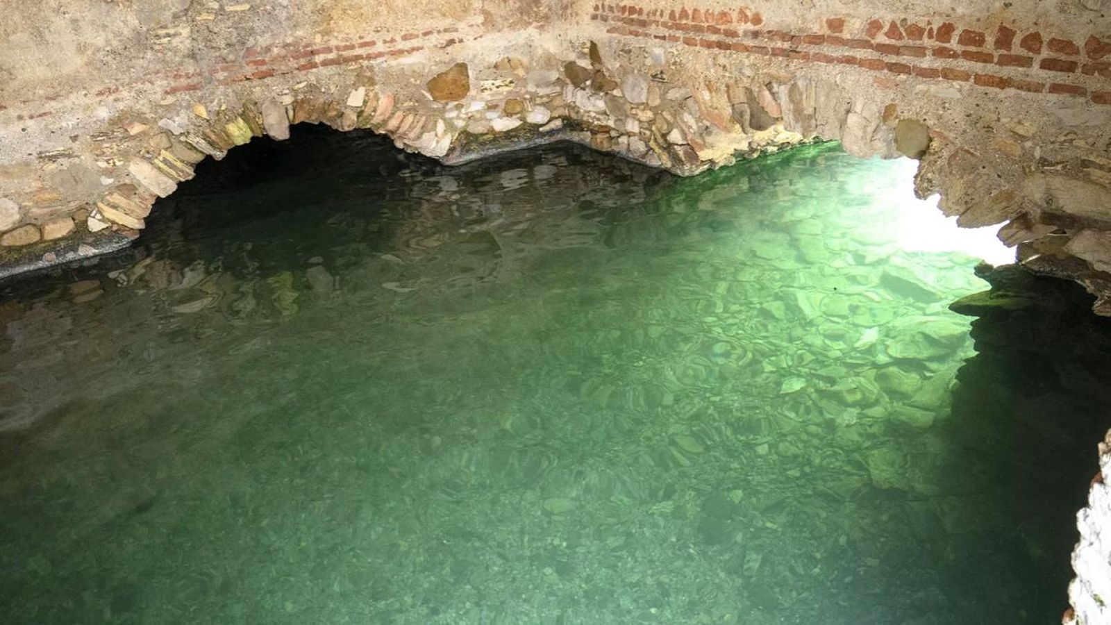 Baños de la Hedionda.