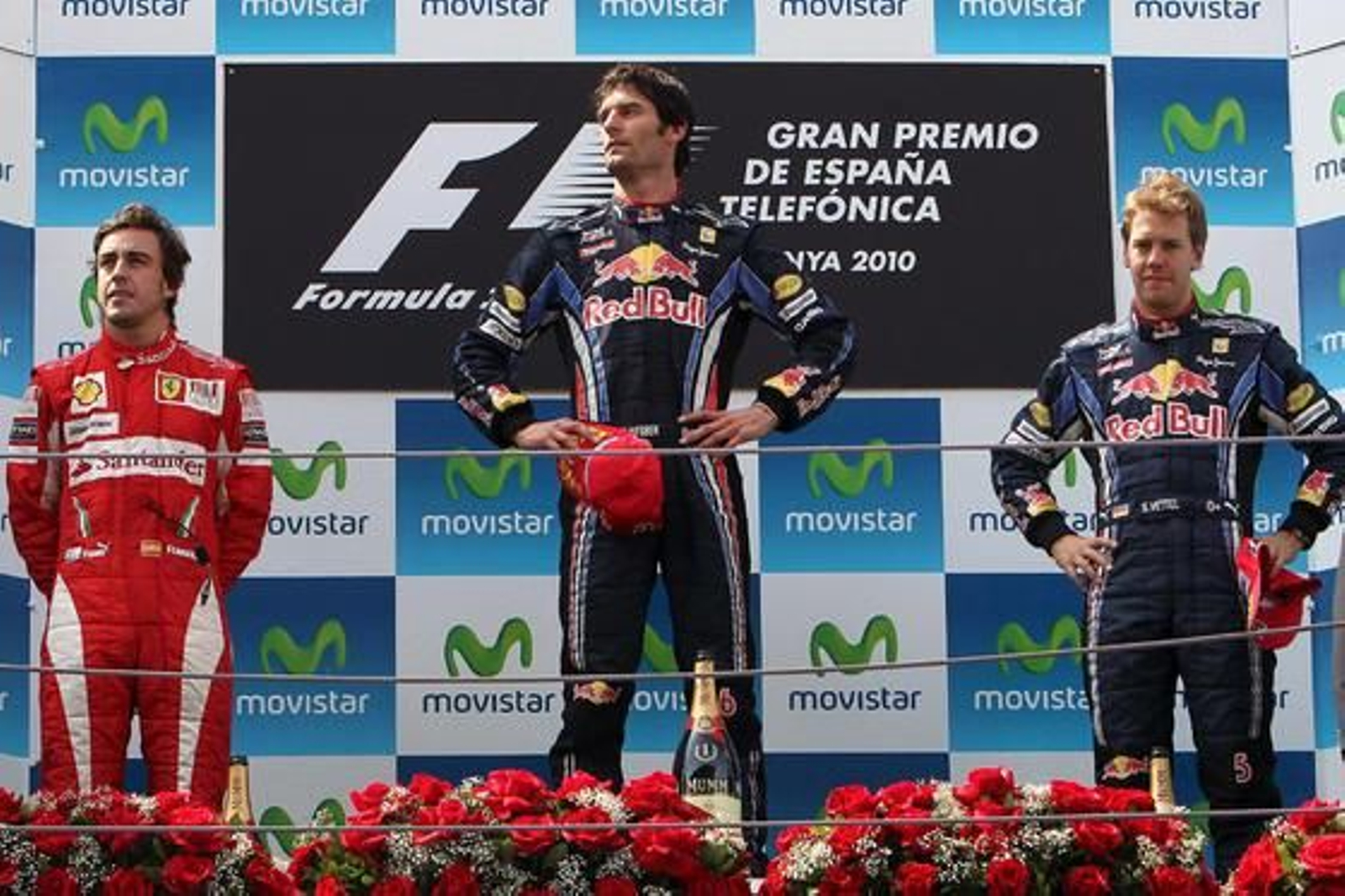 Fernando Alonso (i), Webber (c) y Vettel (i), en el podio de Montmelo. / EFE