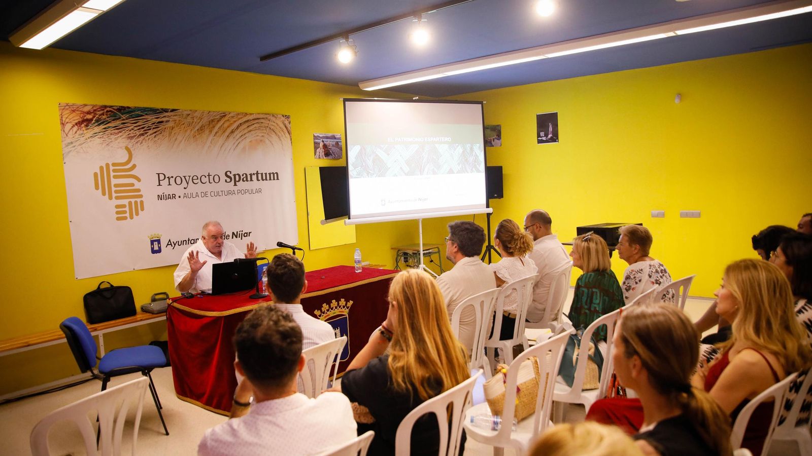 Una ponencia sobre el patrimonio espartero ha dado el pistoletazo de salida al encuentro.