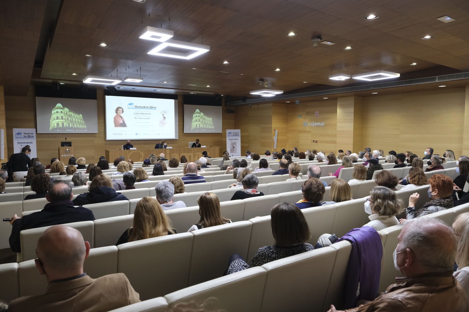 Fotogalería Diario de los Libros, con Julia Navarro. Almería