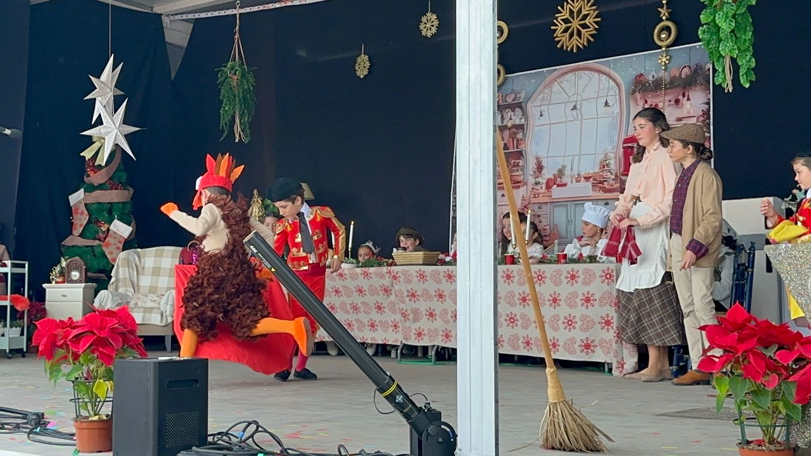El indulto del pavo: humor y tradición se dan la mano en el teatro navideño de Torrecera