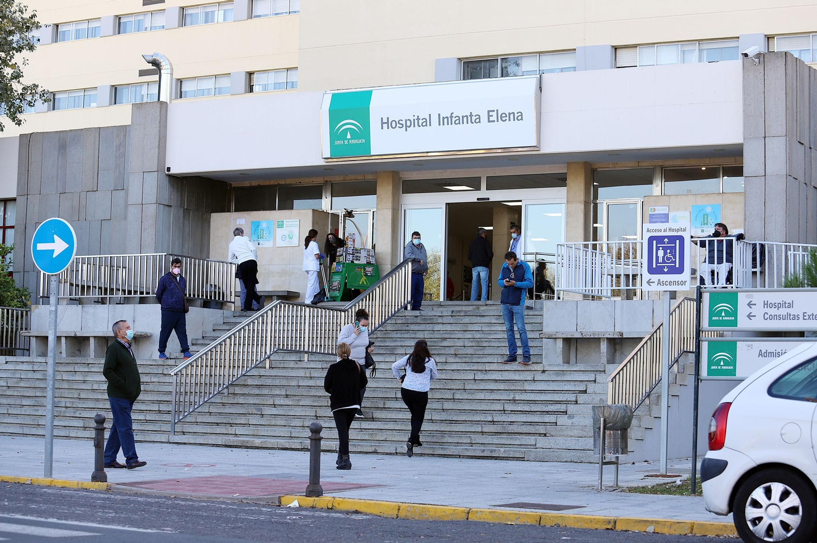Inmediaciones del Hospital Infanta Elena.