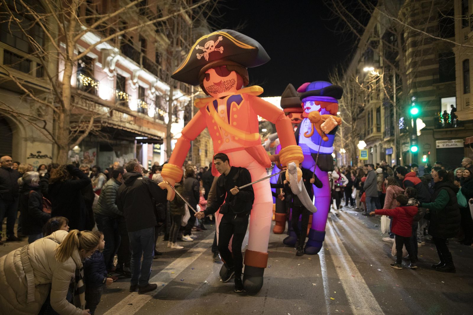 La cabalgata de los Reyes Magos de Granada, en imágenes