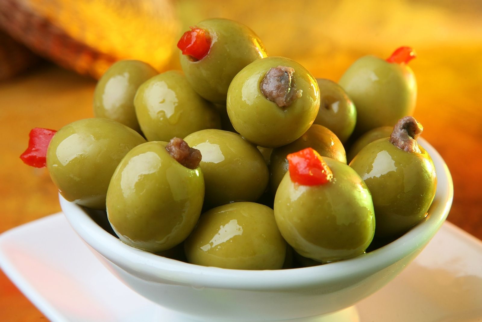 Una tapa de aceitunas encurtidas.