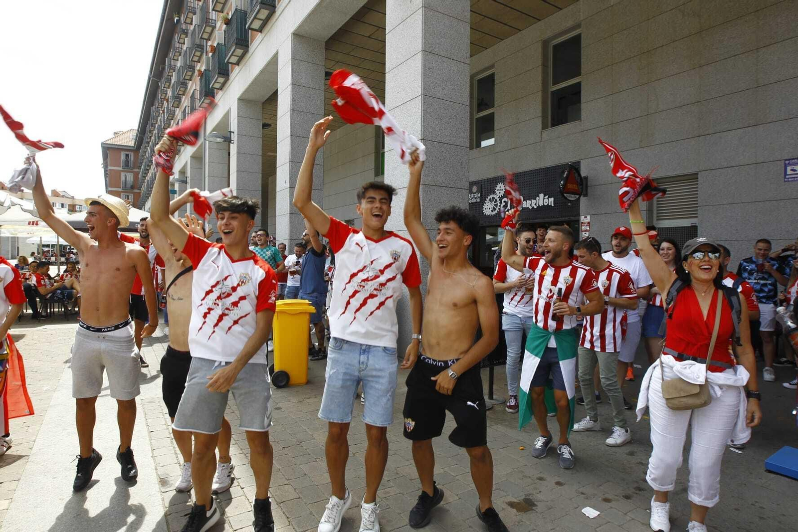 Imágenes de la afición del Almería en Leganés