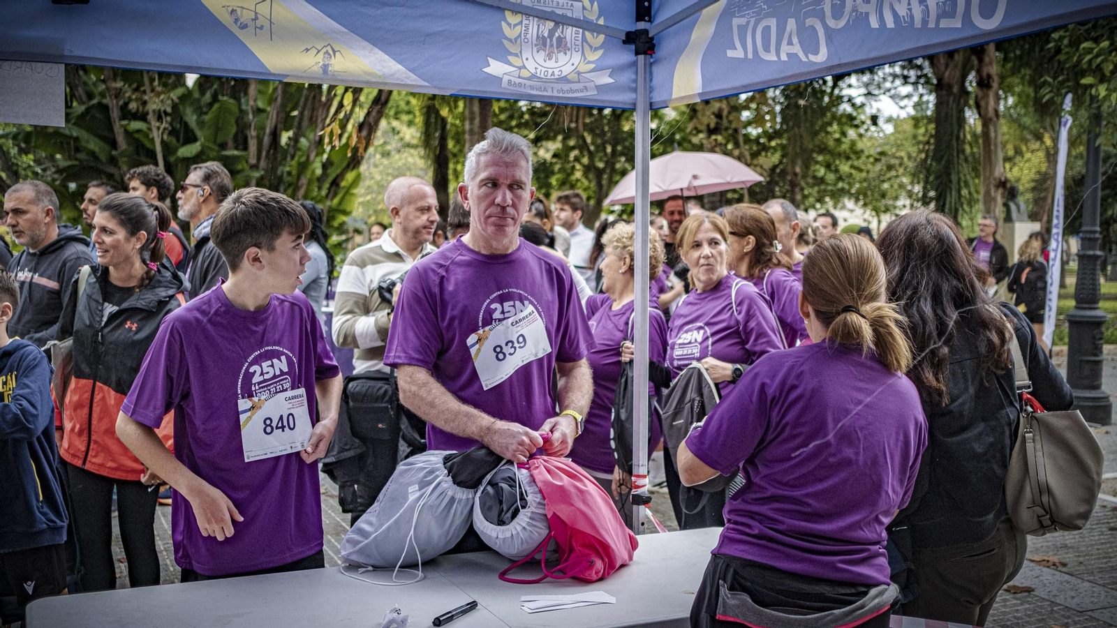 Búscate entre las imágenes de la III Carrera de Cádiz por la Eliminación de la Violencia contra las Mujeres