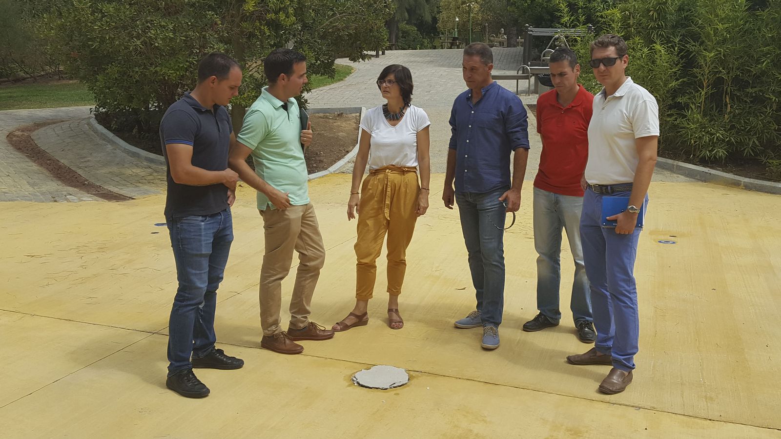 Pernichi ayer, con técnicos de Infraestructuras y responsables de Vortex.