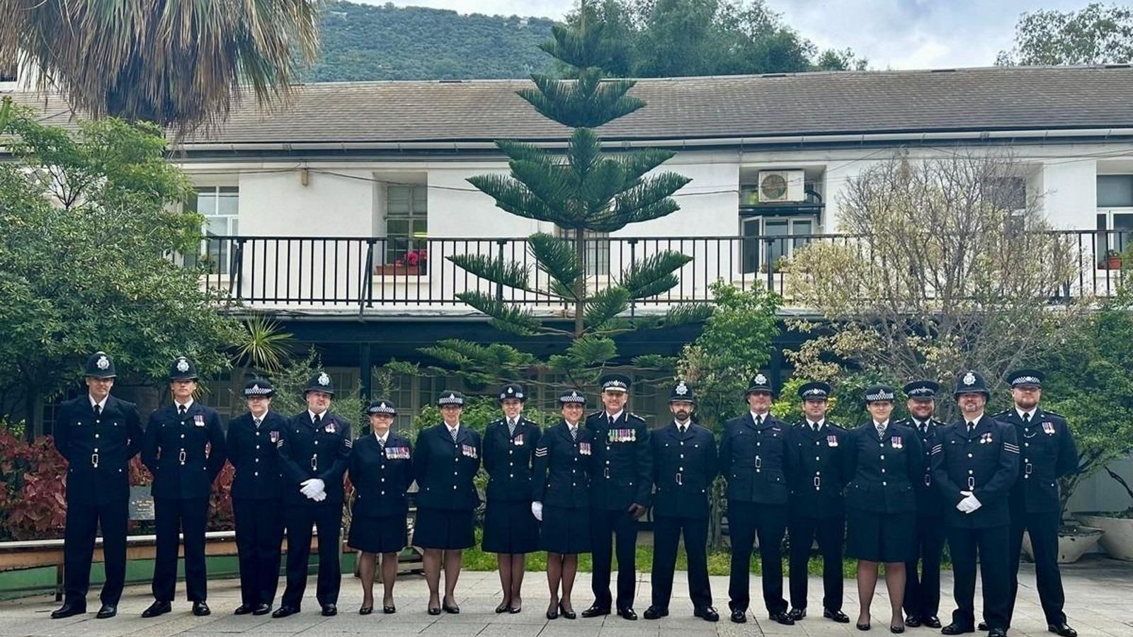 La despedida del comisario de Gibraltar.