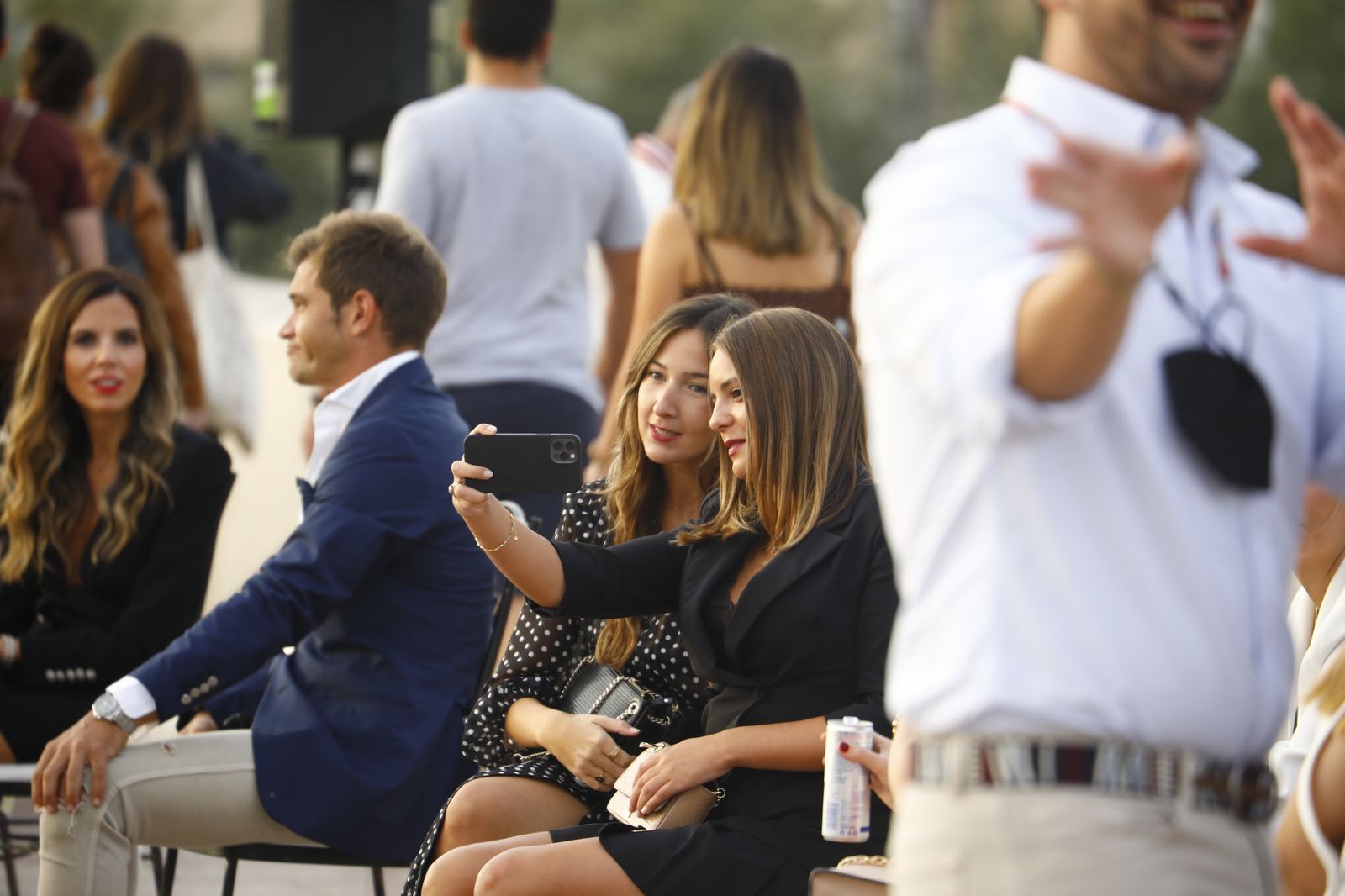 El desfile de Silbon por el Puente Romano de Córdoba, en imágenes