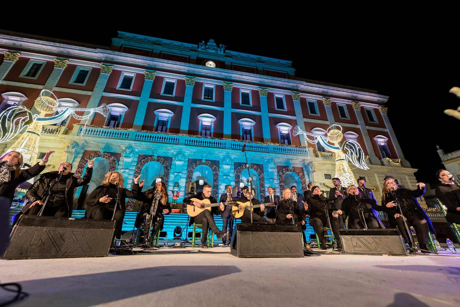 Imágenes de la final del Concurso de Coros de Campanilleros de la peña Chato en San Fernando.