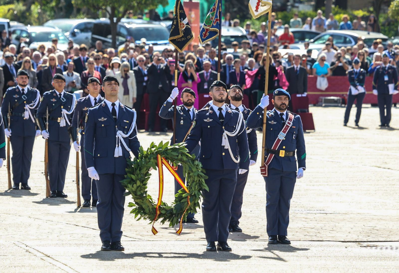 Fotografías del Acto Militar presidido por S.M. el Rey Felipe VI con motivo del centenario del Plus Ultra