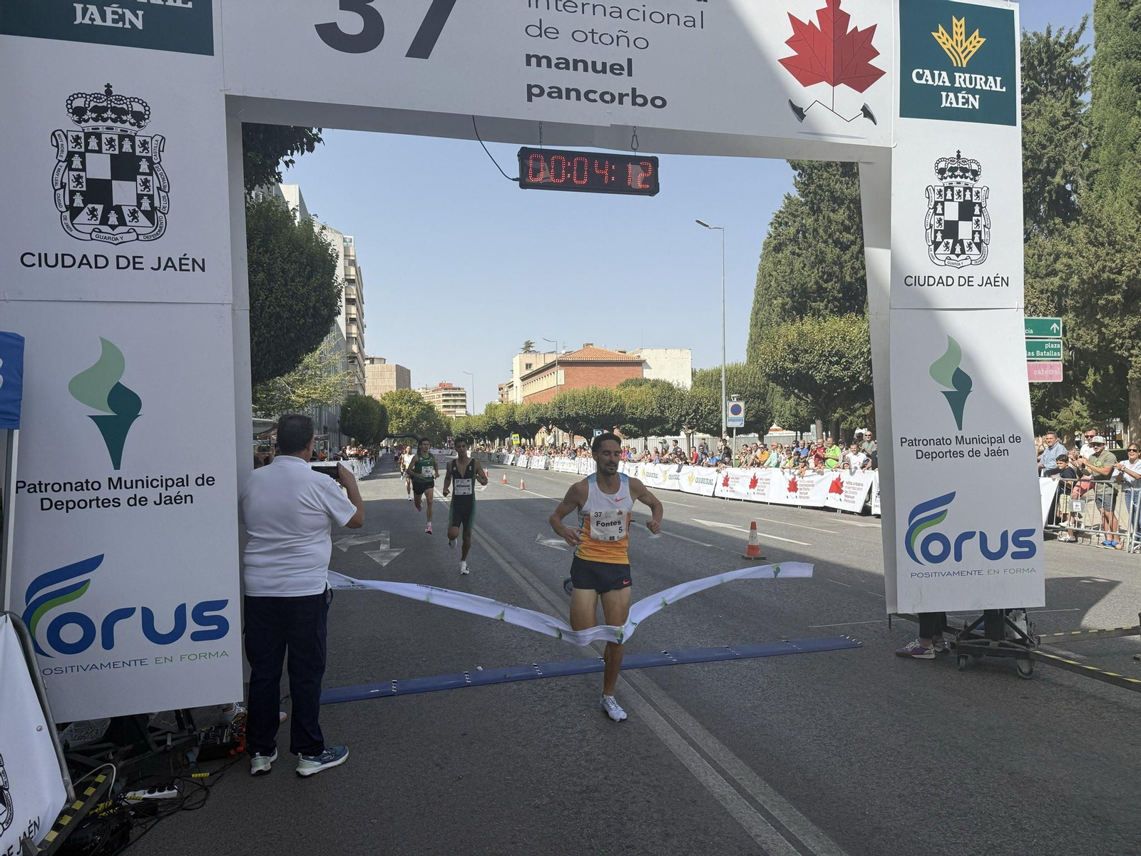 Ignacio Fontes a su llegada a meta.