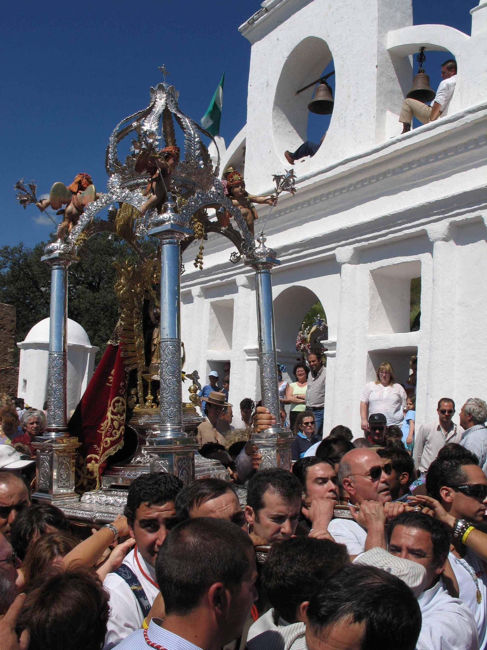 Romería de Nuestra Señora Reina de los Ángeles, en la Peña de Arias Montano de Alájar Romería de Nuestra Señora Reina de los Ángeles, en la Peña de Arias Montano de Alájar