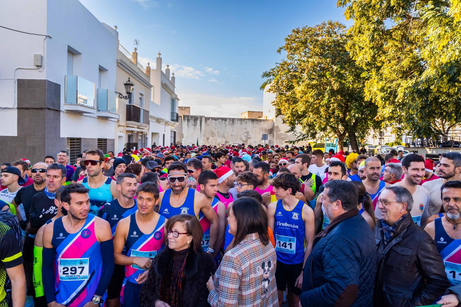 Gran ambiente en la Carrera Solidaria de la Divina Pastora en San Fernando