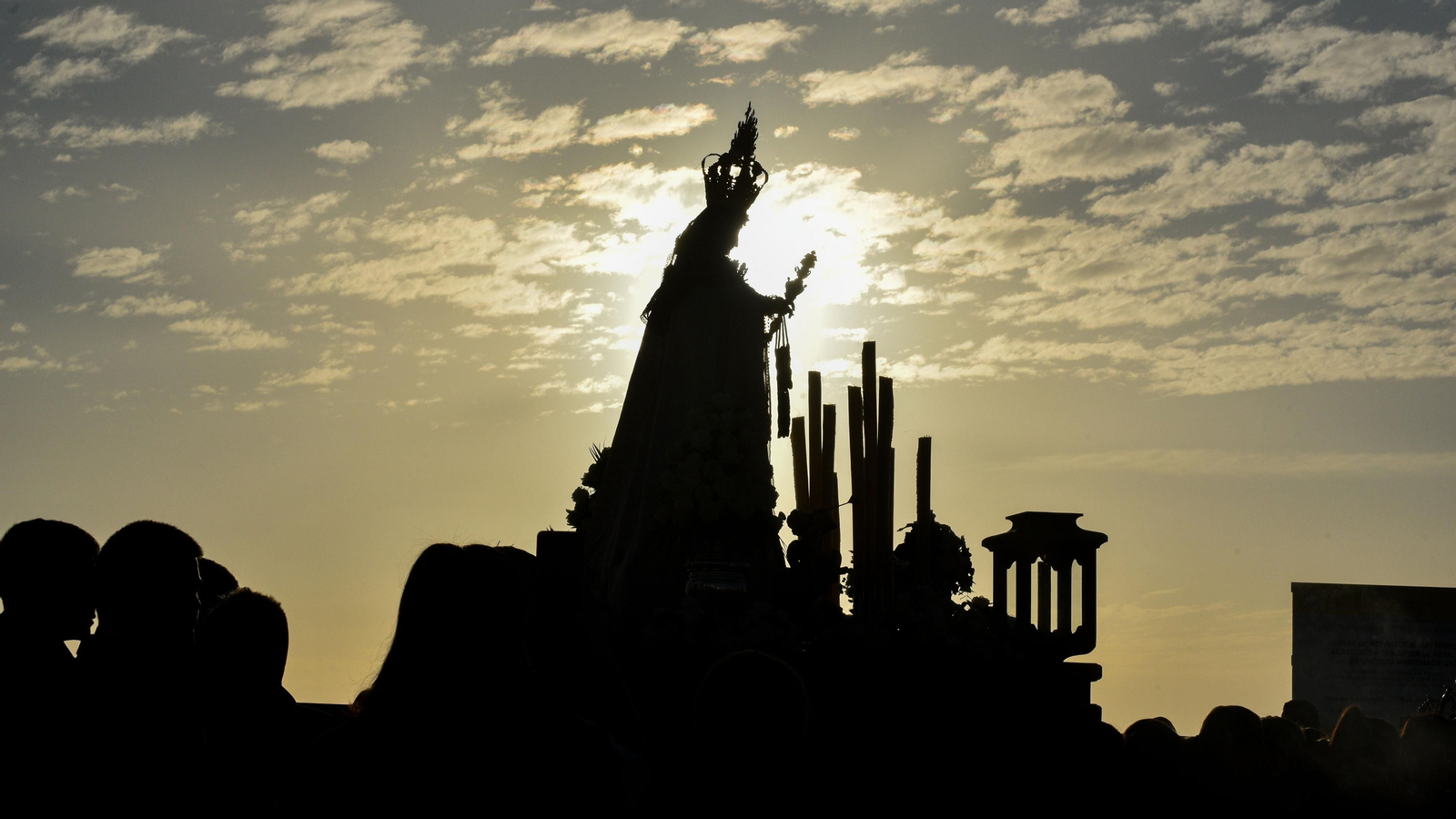 Procesión de La Virgen del Carmen en La Línea por el Dia de Todos los Santos