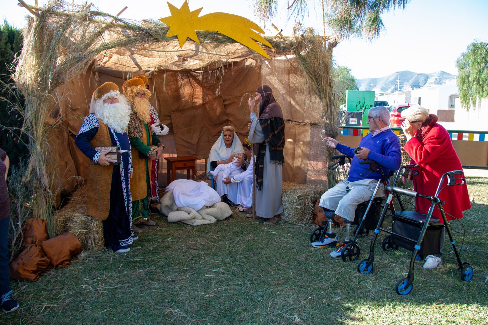 La magia de la Navidad llega a Calahonda con su Belén Viviente