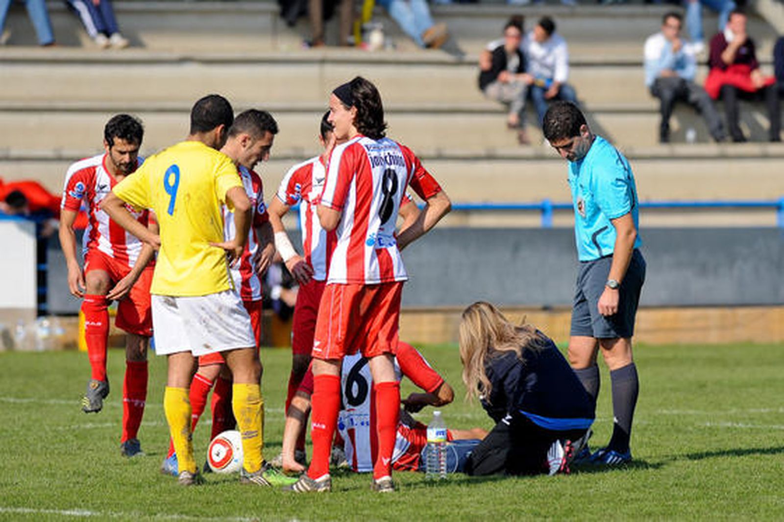El Algeciras, que en el minuto 84 vencía al Coria por 1-3, ve como le empatan al final de un partido hasta que hasta entonces estaba controlado./Fotos:David de la Rosa (LOF)