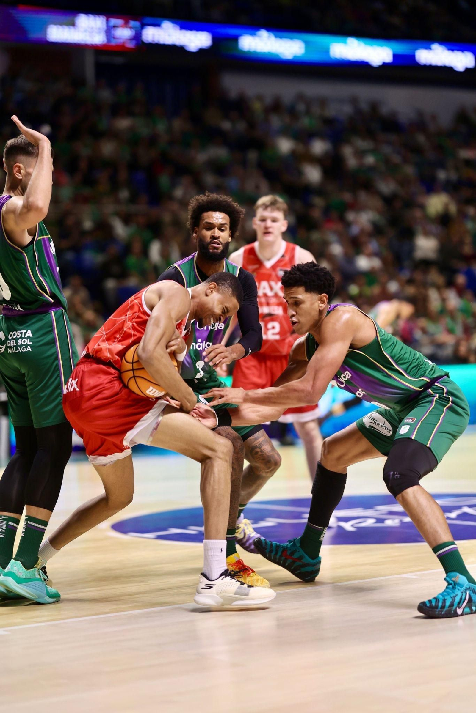 El Unicaja-Baxi Manresa, en fotos