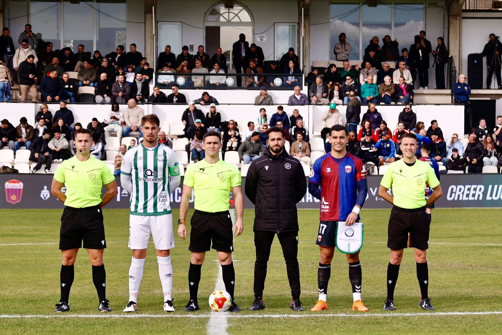 El Juventud de Torremolinos, en inferioridad, rescata un punto ante el Eldense (1-1)