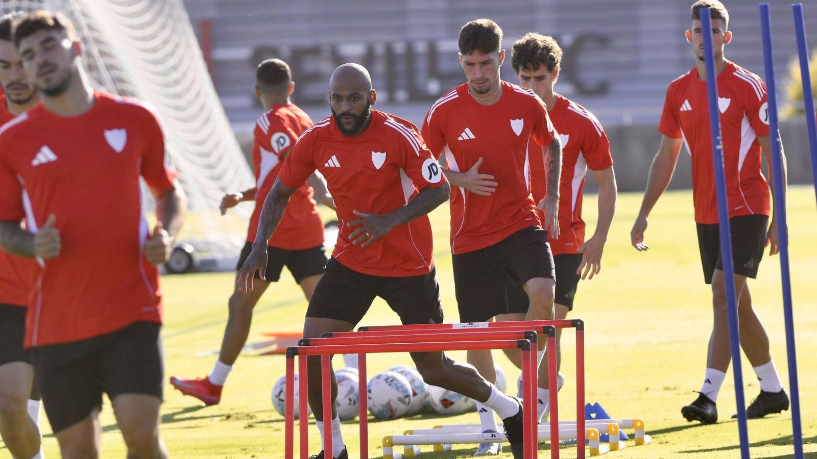 Isaac, Marcao, al que Almeyda quiere 'recuperar', Carmona, Manu Bueno y Kike Salas.