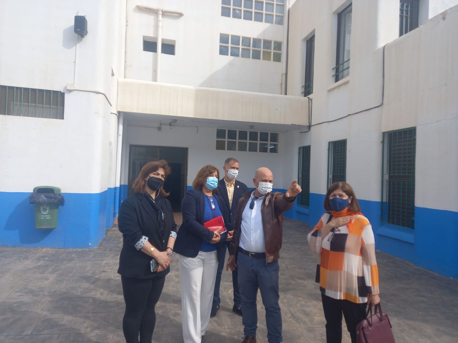 Momento de la visita al centro educativo.