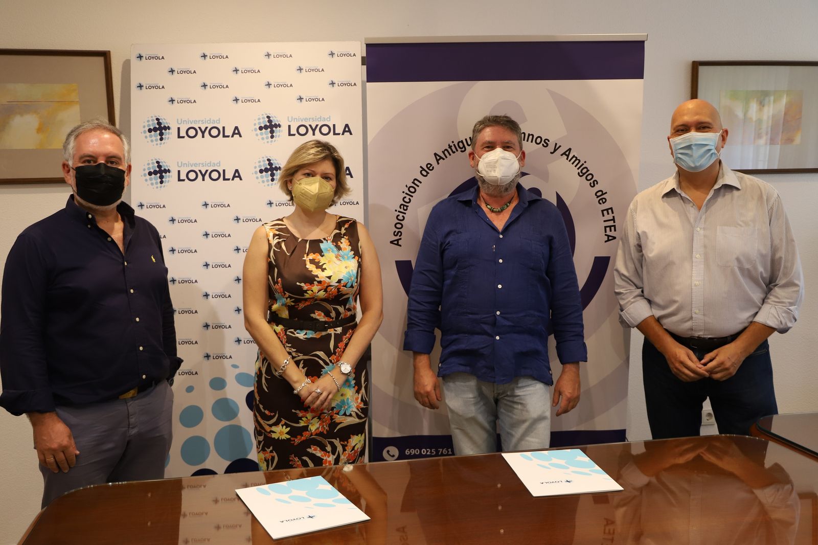 Asistentes a la firma del acuerdo.