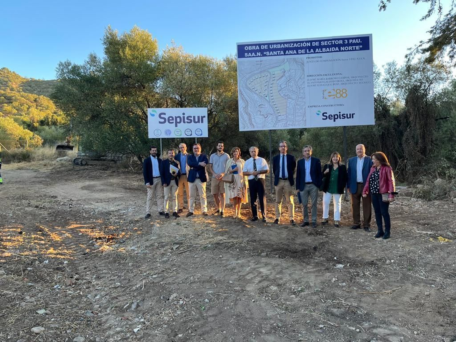 Foto de familia del inicio de las obras.