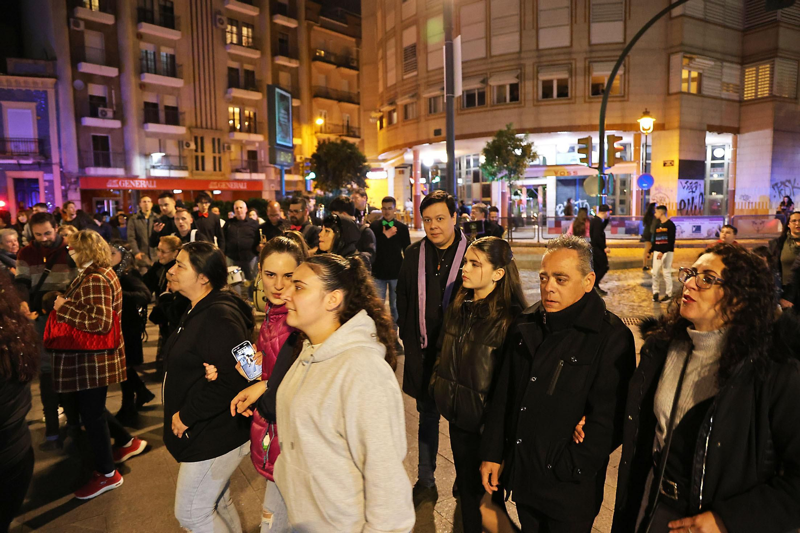 Imágenes del entierro del choco por las calles de Huelva
