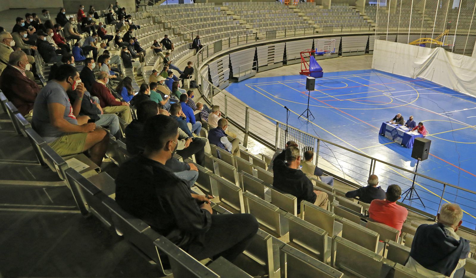 La asamblea de socios del Xerez DFC se ha celebrado en el Palacio de Deportes.