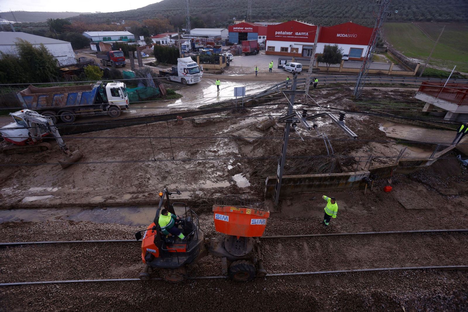 Caída de un muro de contención en Villa del Río