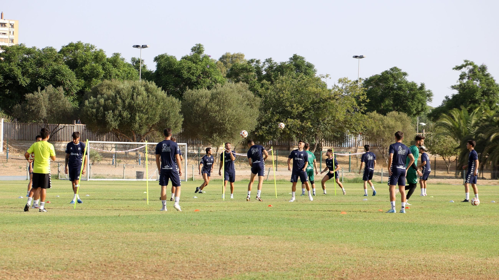 Imágenes del entrenamiento del Xerez DFC en el 'Pepe Ravelo' de Chapín