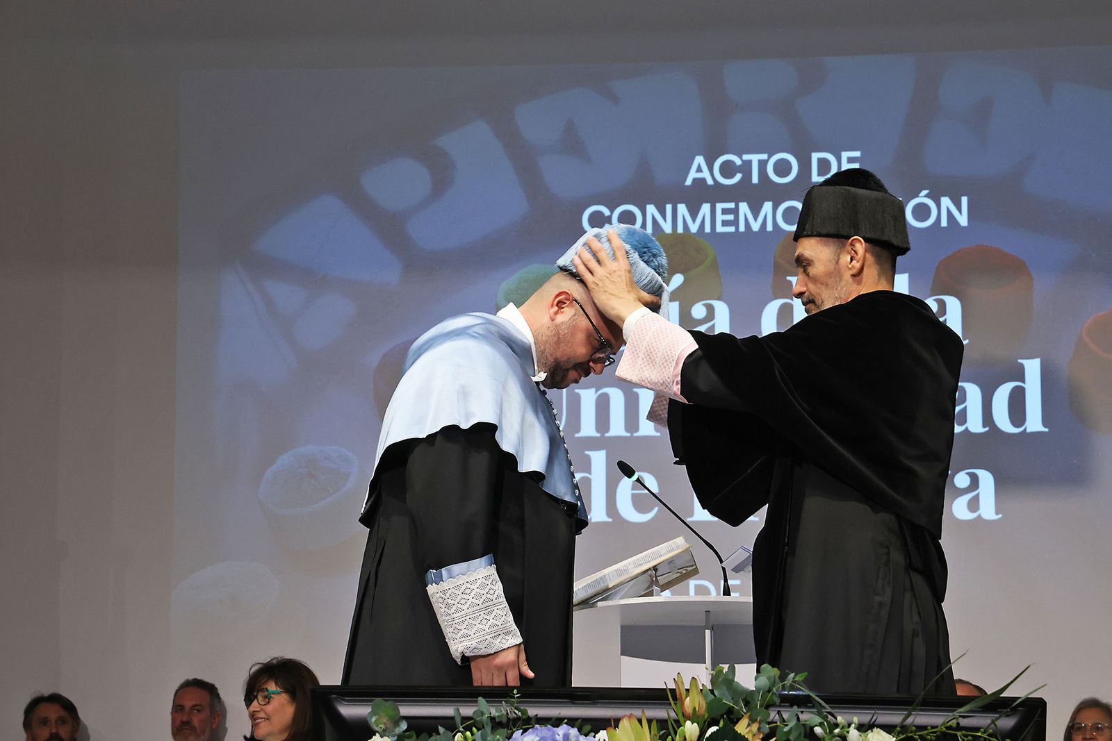 Fotografías de la investidura de los nuevos doctores y doctoras en el acto del 3 de marzo de la universidad de Huelva