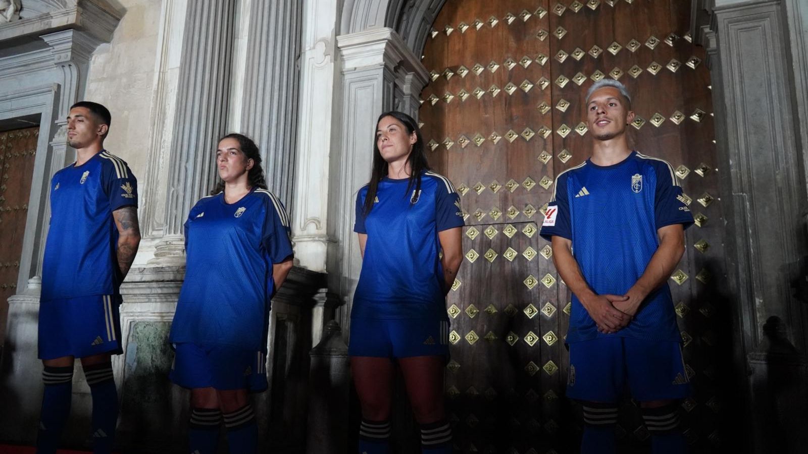 Segunda equipación del Granada CF