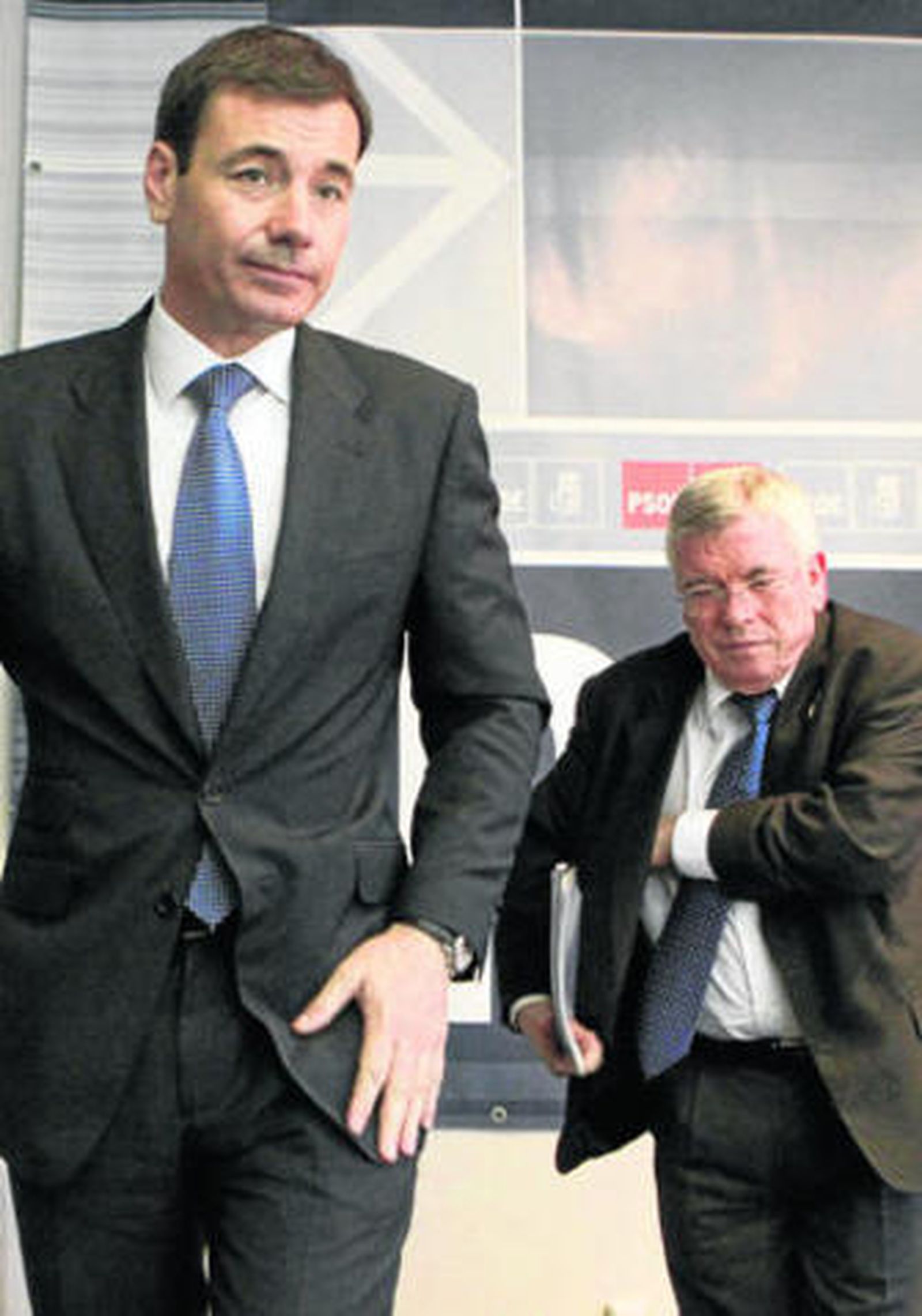 Tomás Gómez y Pedro Castro ofrecieron ayer una rueda de prensa en Getafe.