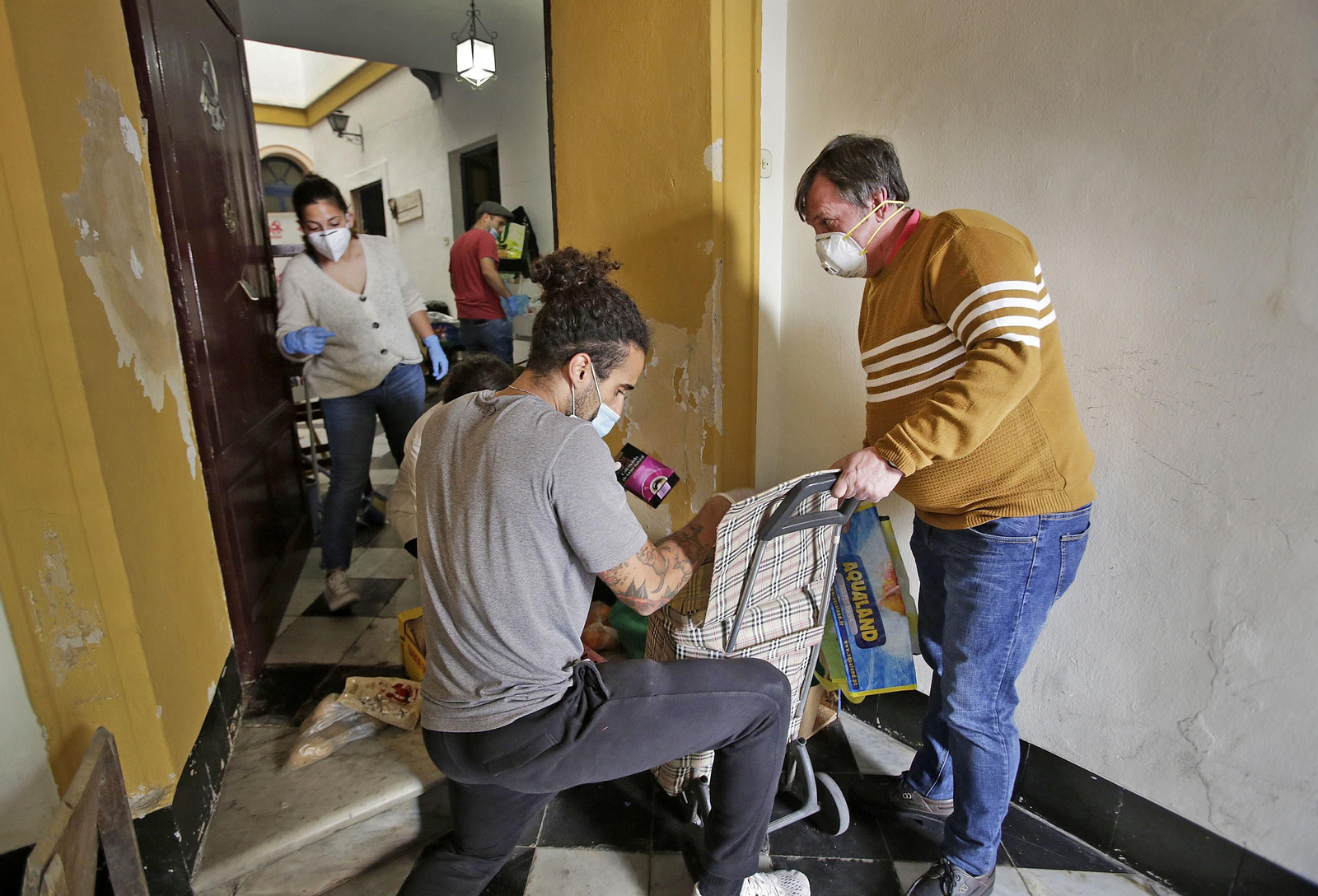 INVISIBLES, un puñado de voluntarios que solo se dejan ver por los mas necesitados.