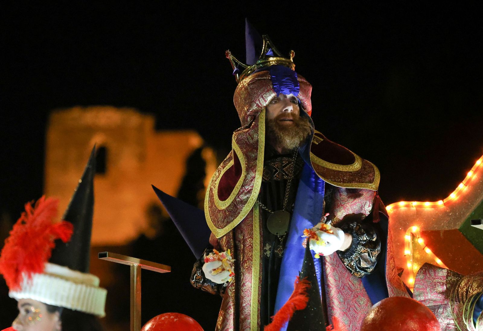 Los Reyes Magos llenan Málaga de ilusión tras la lluvia