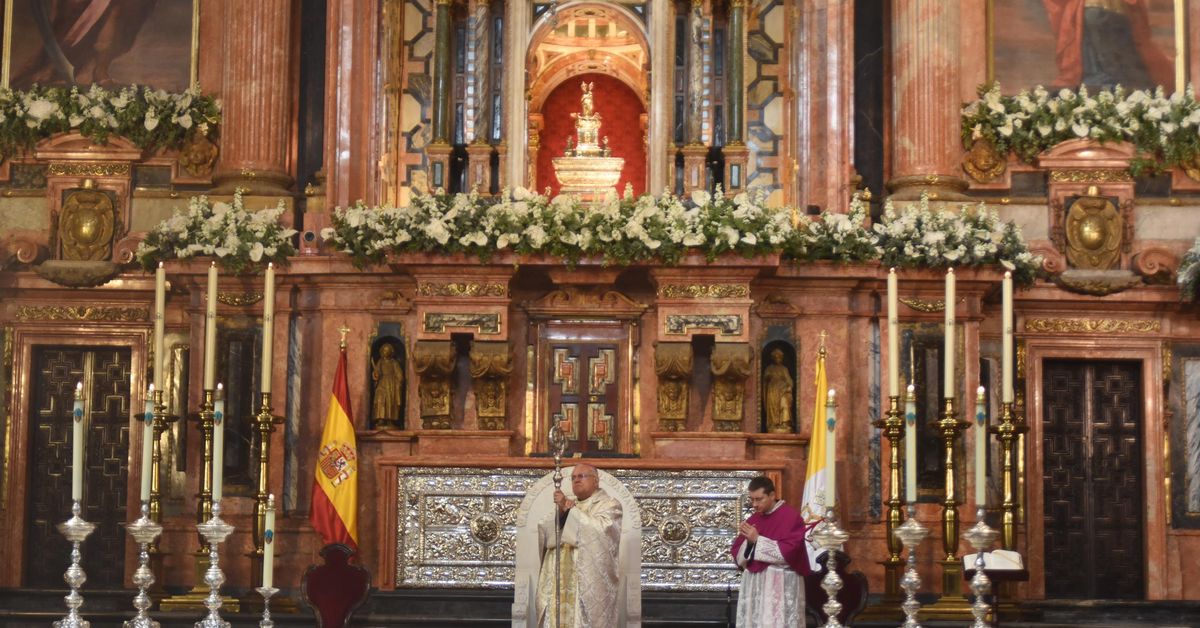 La misa en la Catedral de Córdoba por el eterno descanso del papa ...