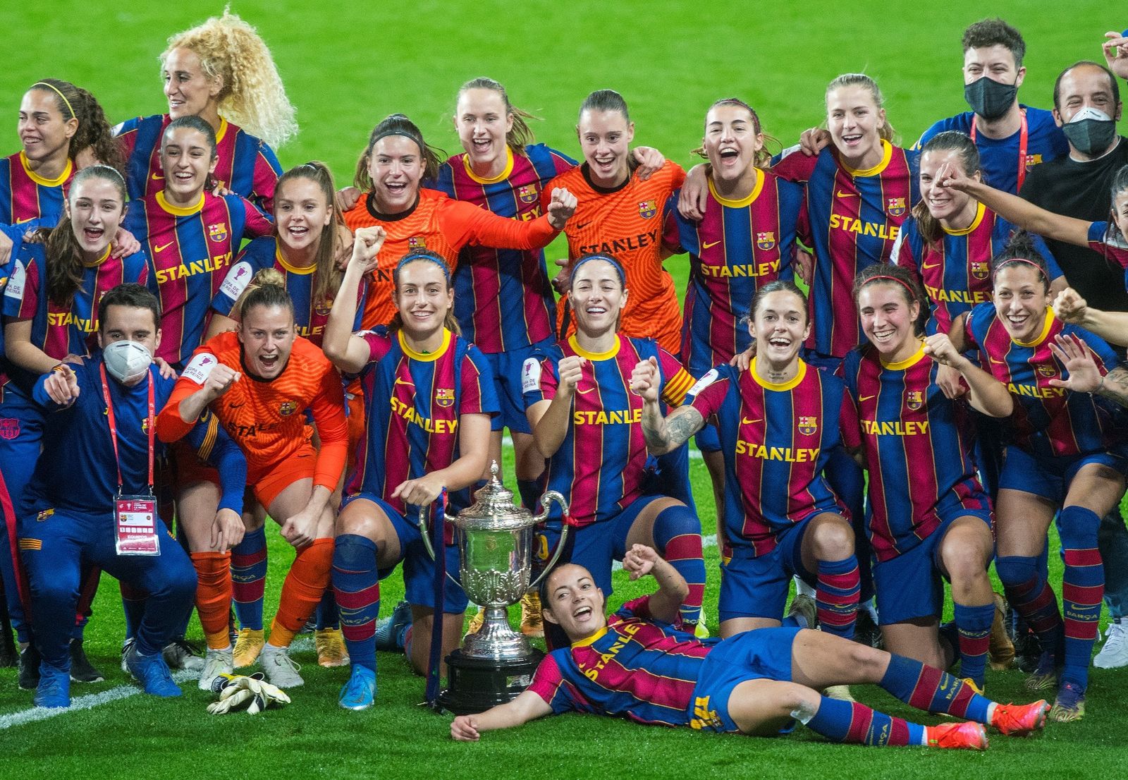 Las fotos de la final de la Copa de la Reina Barcelona-Logroño en La Rosaleda