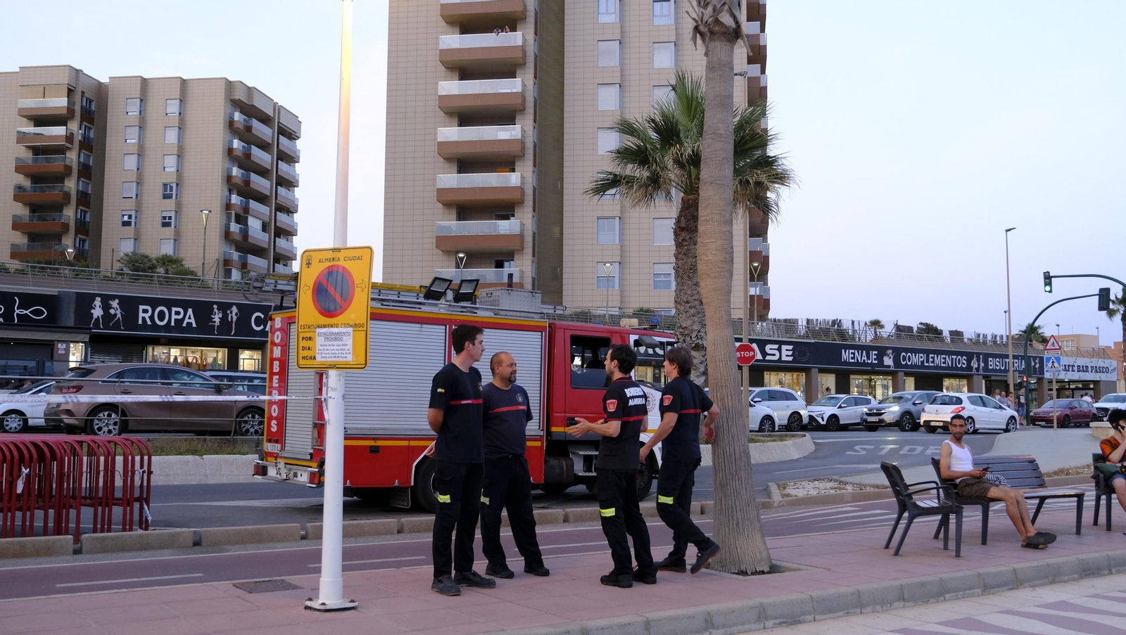 La Noche de San Juan en Almería, en imágenes