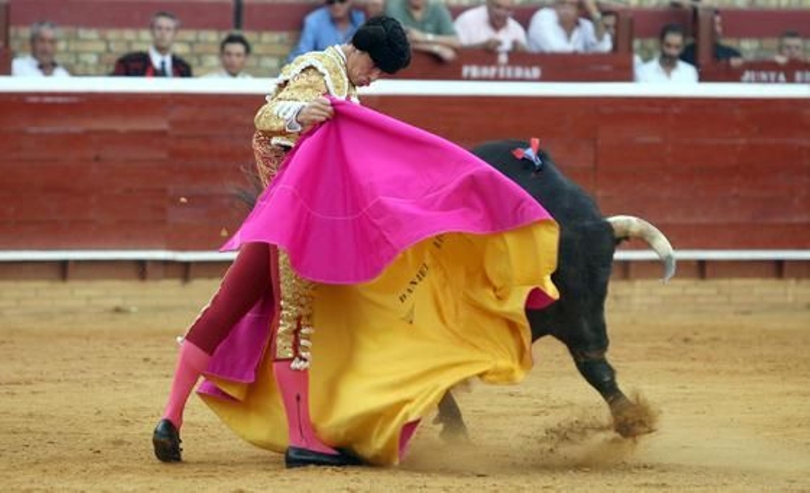 Las imágenes de la primera corrida del abono de las Colombinas

Foto: Espinola