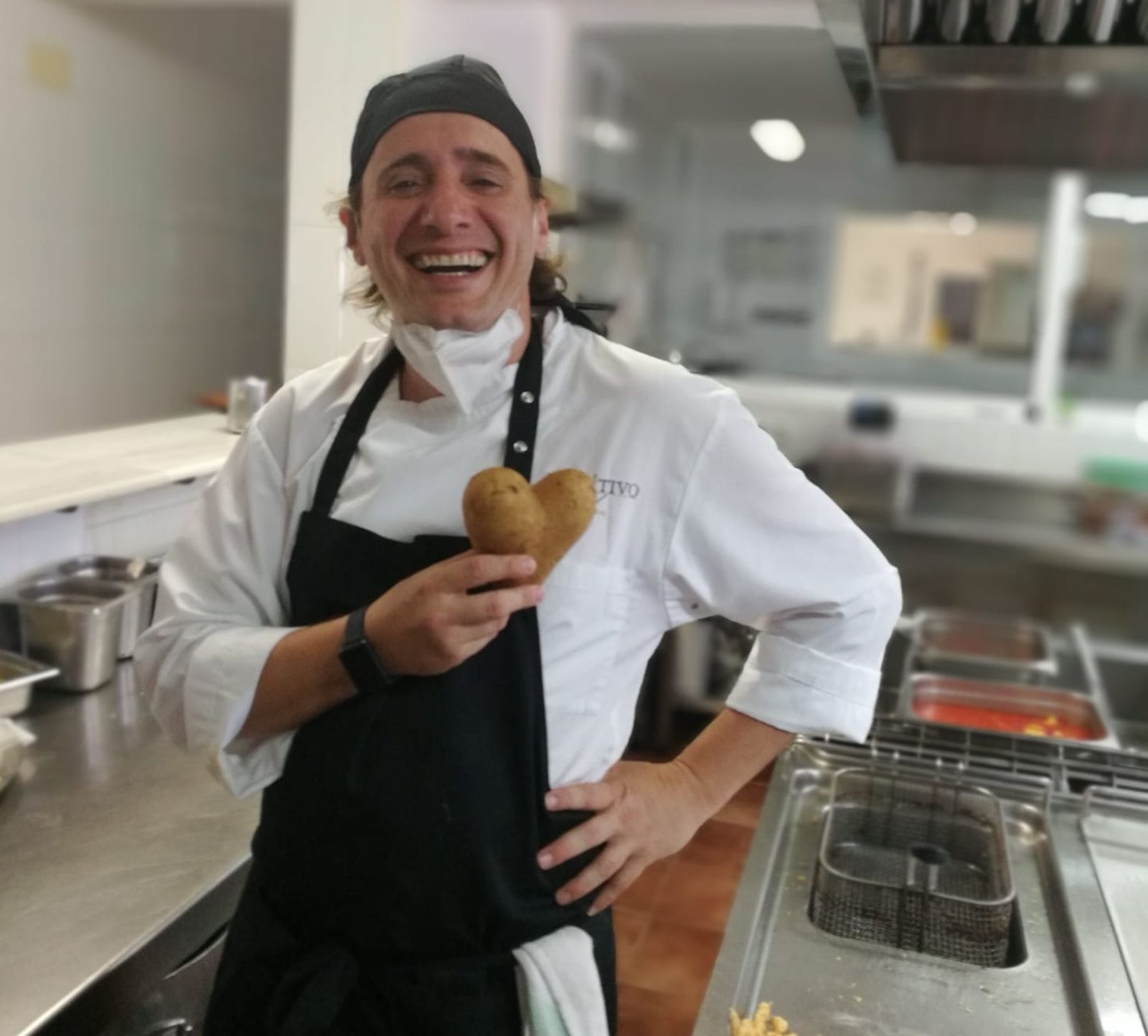 El jerezano Primitivo Cosgaya, en su cocina.