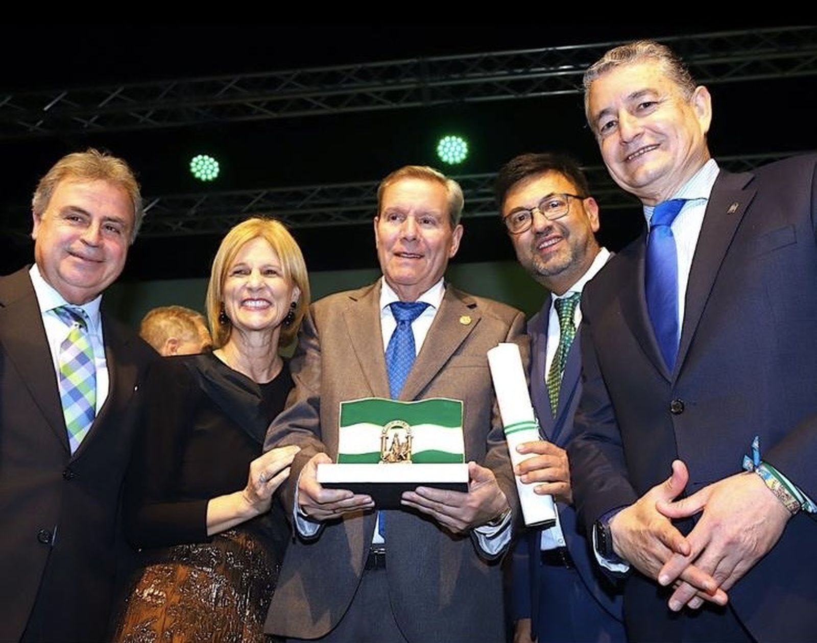 LLORECA jura bandera