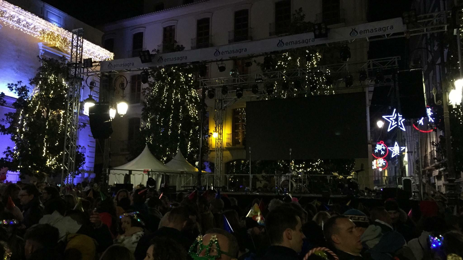 Pantalla en negro en la Plaza del Carmen.