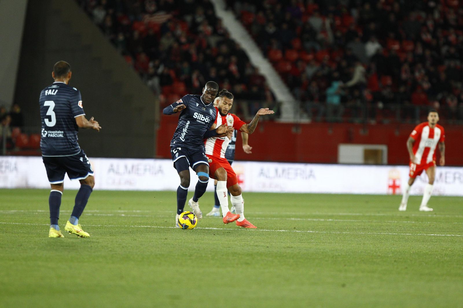 La U.D. Almería empata a uno contra el Cádiz y es campeón de invierno, en imágenes