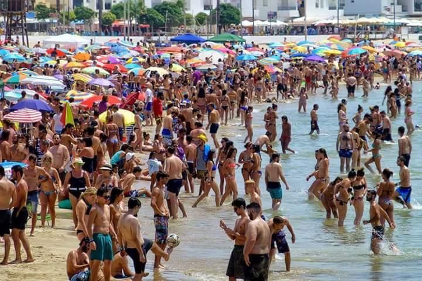 Imagen de archivo de la playa urbana del Carmen.