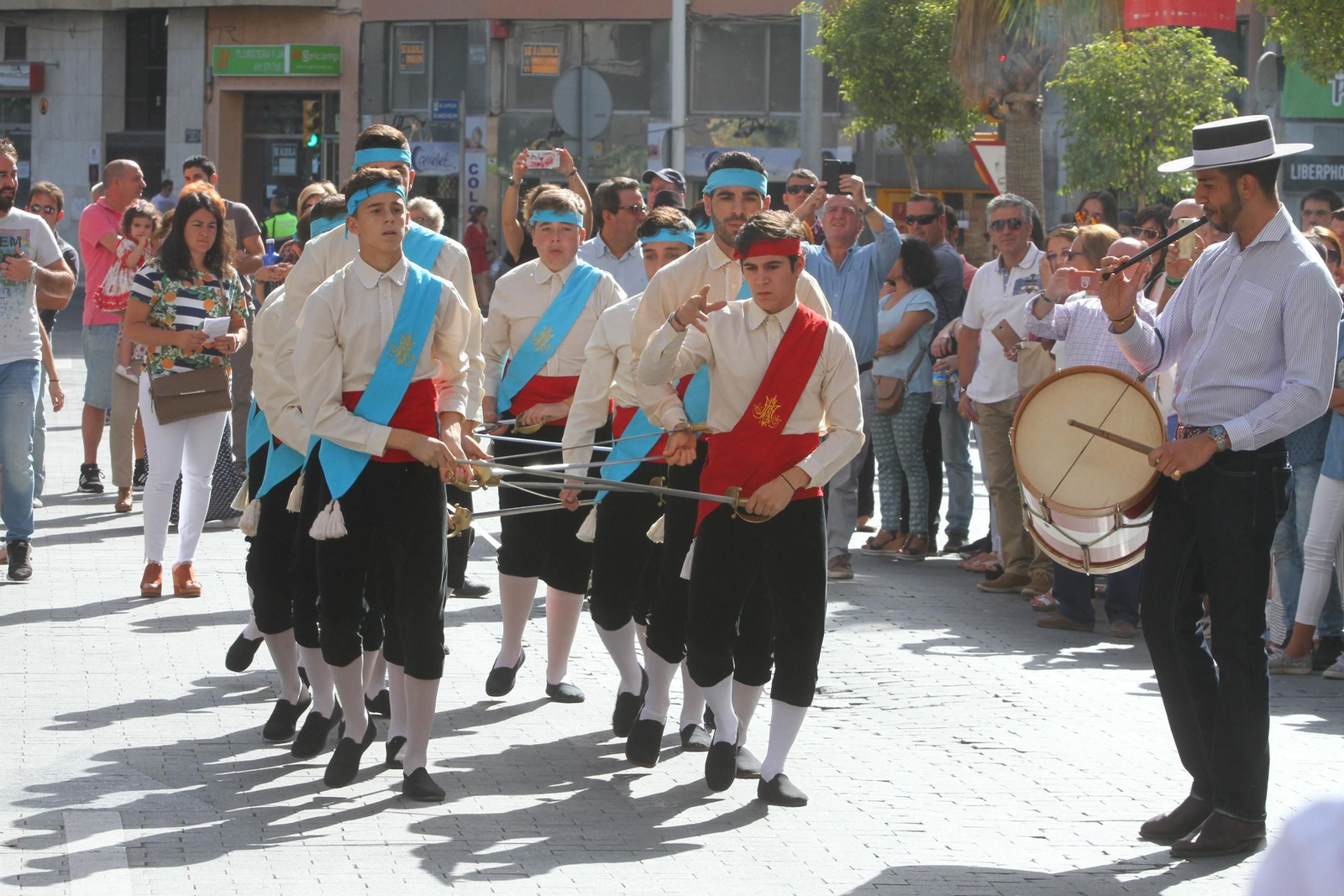 Imágenes del desfile Iberoamericano de bailes.
